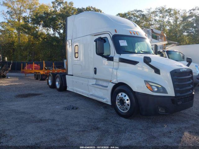  Salvage Freightliner New Cascadia 126