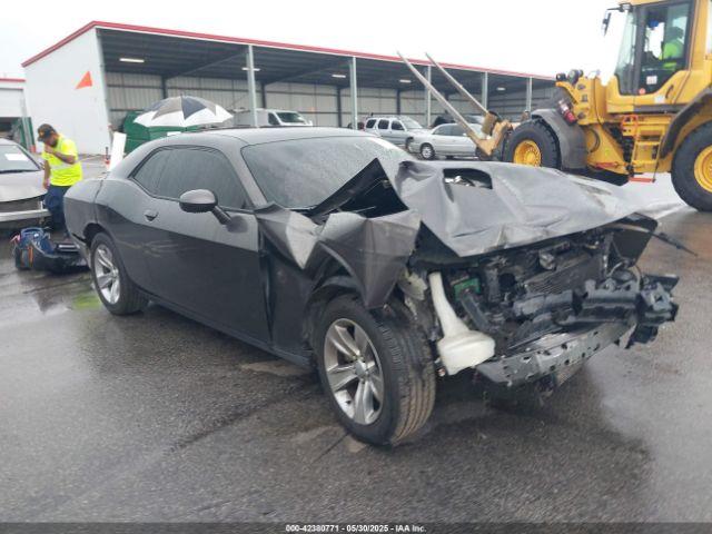  Salvage Dodge Challenger