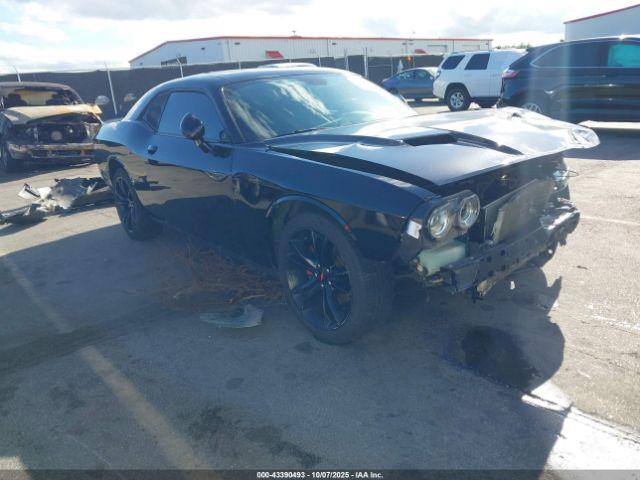  Salvage Dodge Challenger