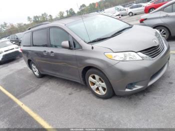  Salvage Toyota Sienna