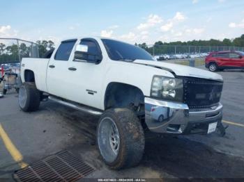  Salvage Chevrolet Silverado 2500