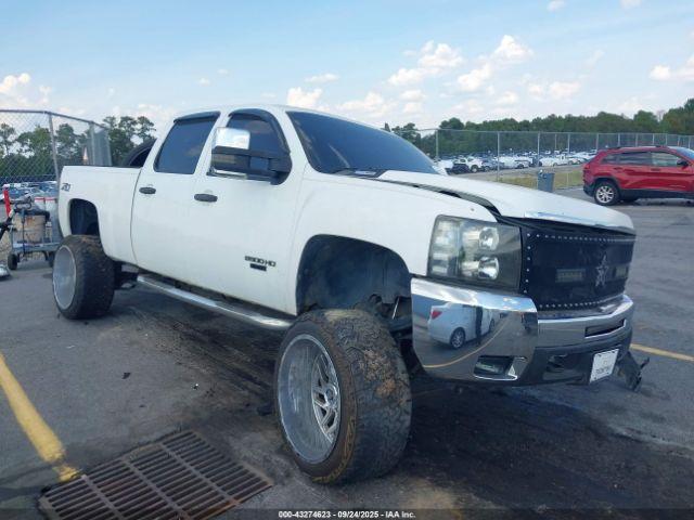  Salvage Chevrolet Silverado 2500