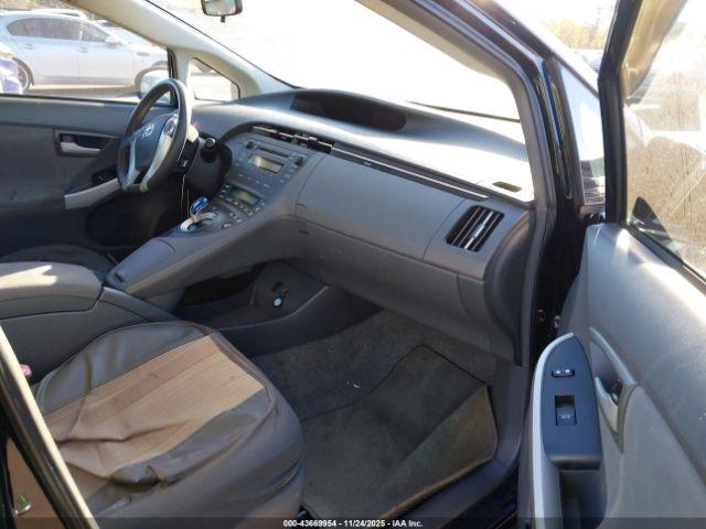 Toyota Prius Two Image 3