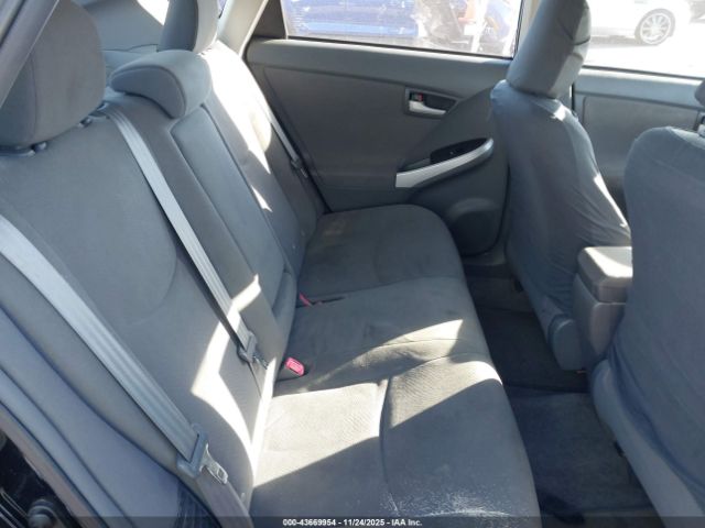 Toyota Prius Two Image 7