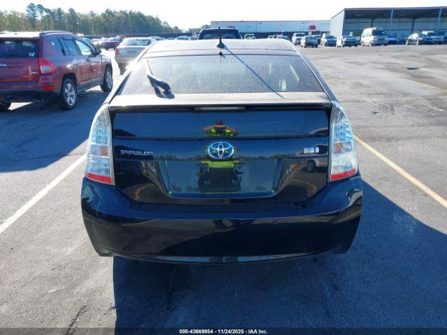 Toyota Prius Two Image 16