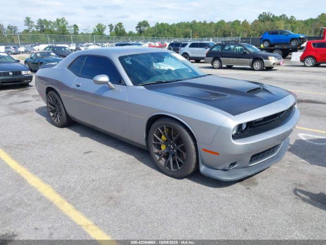  Salvage Dodge Challenger