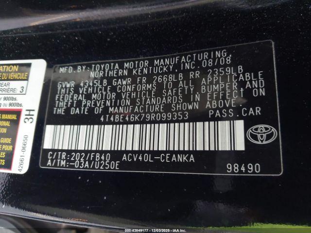 Toyota Camry Le Image 8