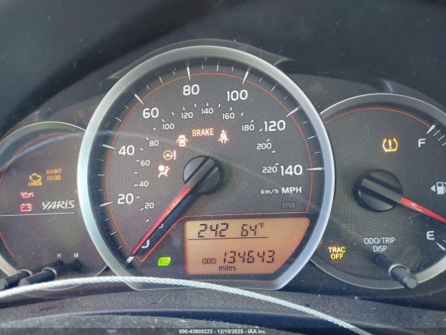 Toyota Yaris Image 10