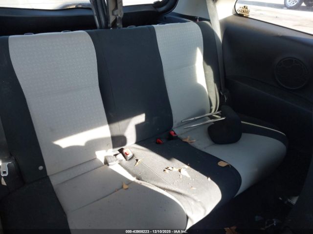 Toyota Yaris Image 8