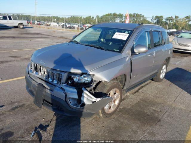Jeep Compass Latitude Image 9