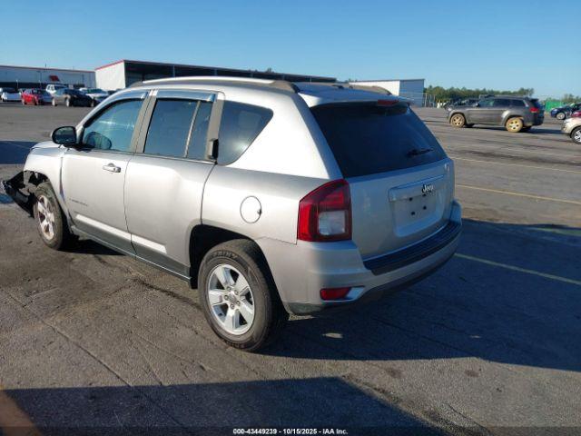 Jeep Compass Latitude Image 2