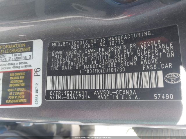 Toyota Camry Le Image 10