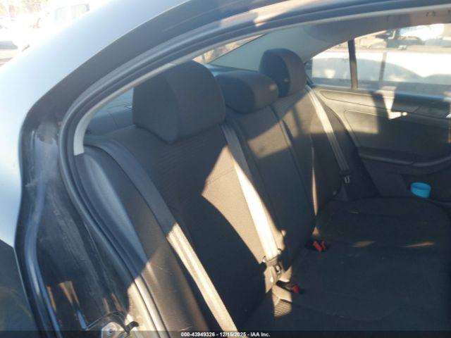 Volkswagen Jetta 2.0l S Image 7