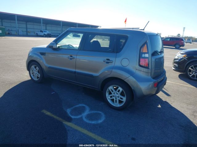 Kia Soul + Image 9