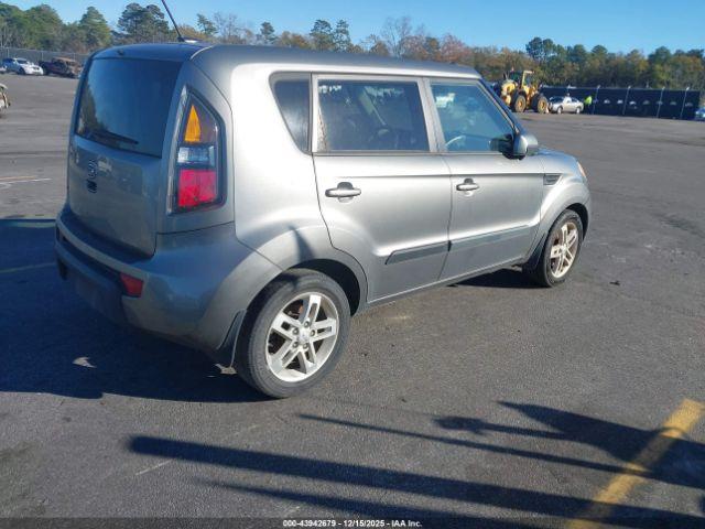 Kia Soul + Image 6