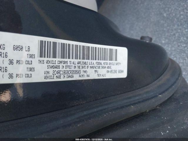 Chrysler Town & Country Touring Image 4