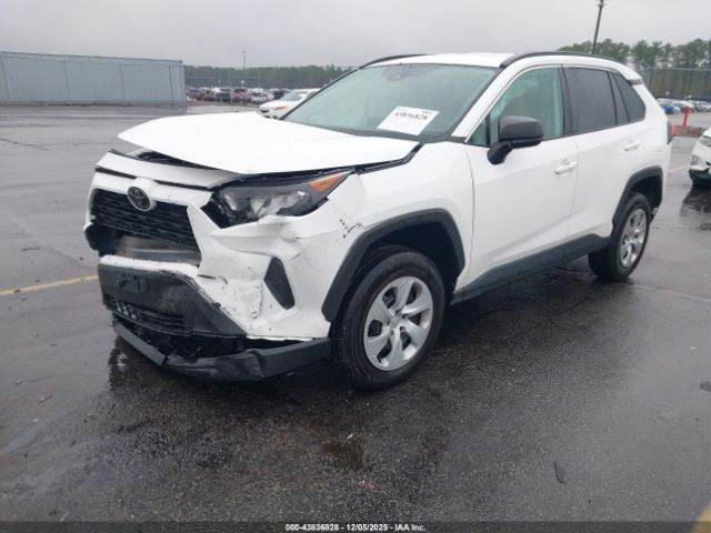 Toyota RAV4 Le Image 4