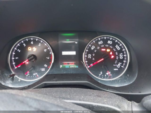 Toyota RAV4 Le Image 14