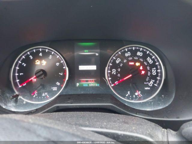 Toyota RAV4 Le Image 14