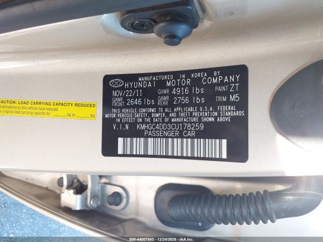 Hyundai Genesis 3.8 Image 8