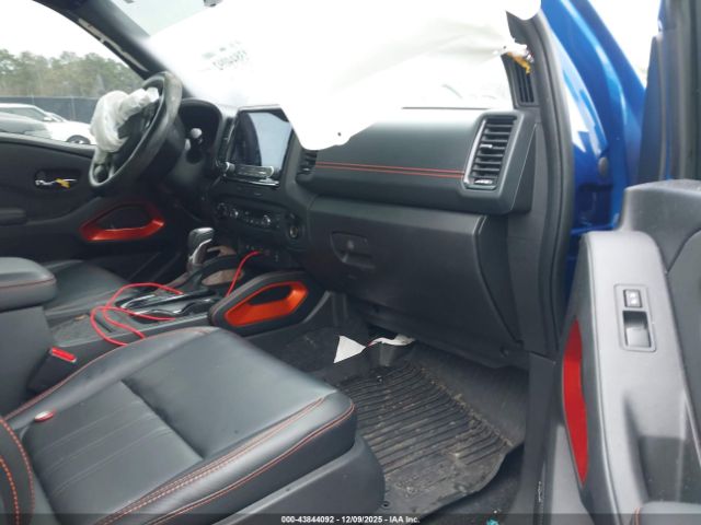 Nissan Frontier Pro-4x 4x4 Image 9