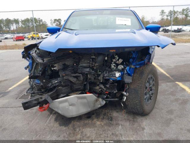 Nissan Frontier Pro-4x 4x4 Image 8