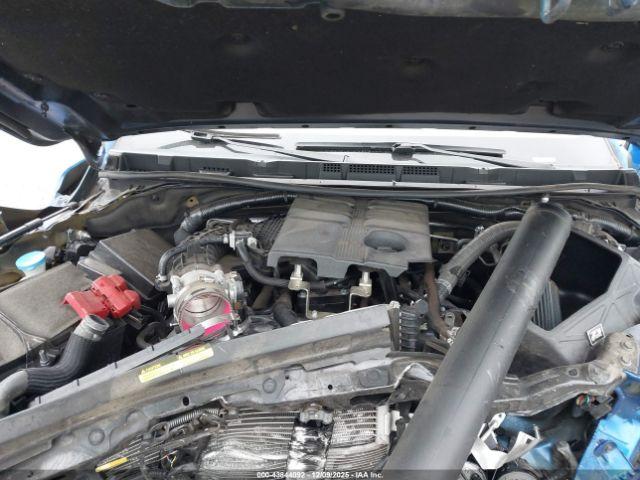 Nissan Frontier Pro-4x 4x4 Image 2