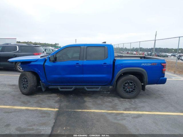 Nissan Frontier Pro-4x 4x4 Image 5