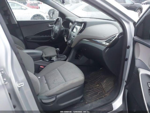 Hyundai SANTA FE Se Image 2