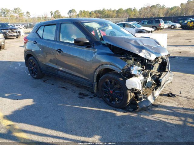  Salvage Nissan Kicks