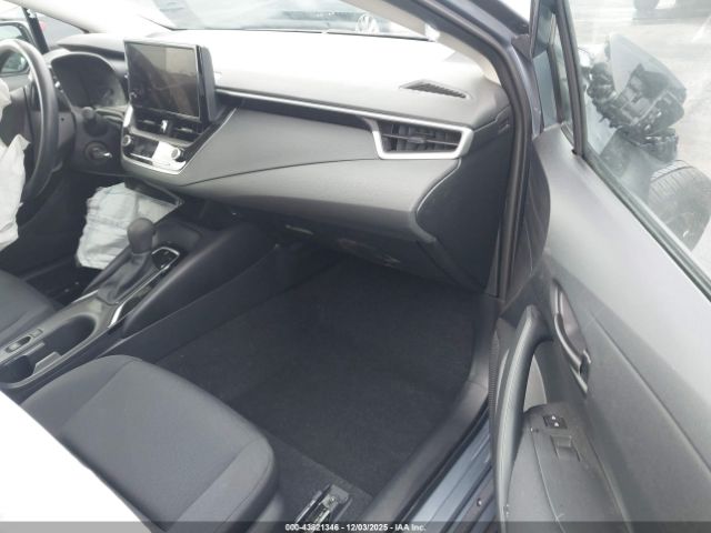 Toyota Corolla Le Image 4