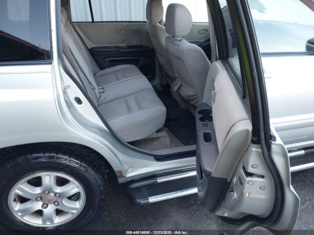 Toyota Highlander V6 Image 2