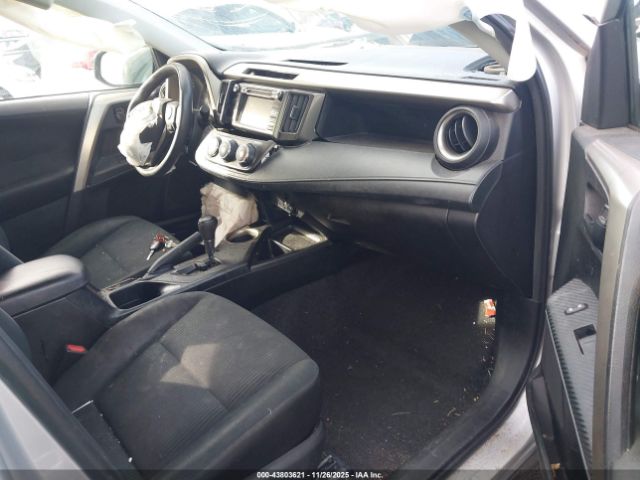 Toyota RAV4 Le Image 16