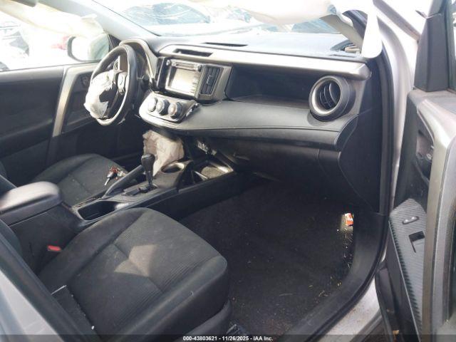 Toyota RAV4 Le Image 16