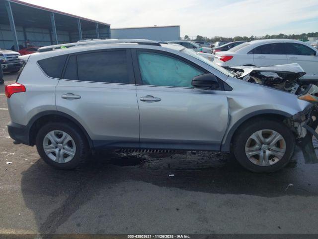 Toyota RAV4 Le Image 5