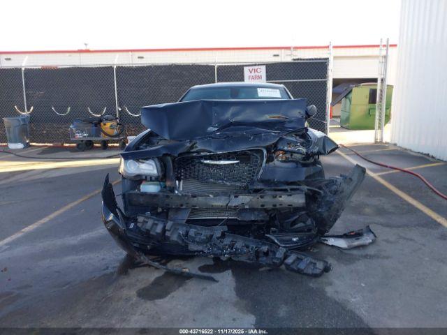 Chrysler 300 300s Image 12