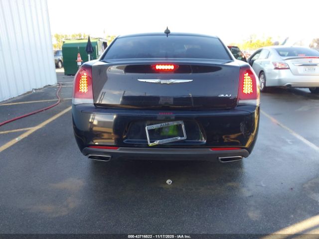 Chrysler 300 300s Image 11