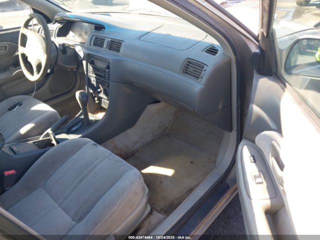 Toyota Camry Le Image 10