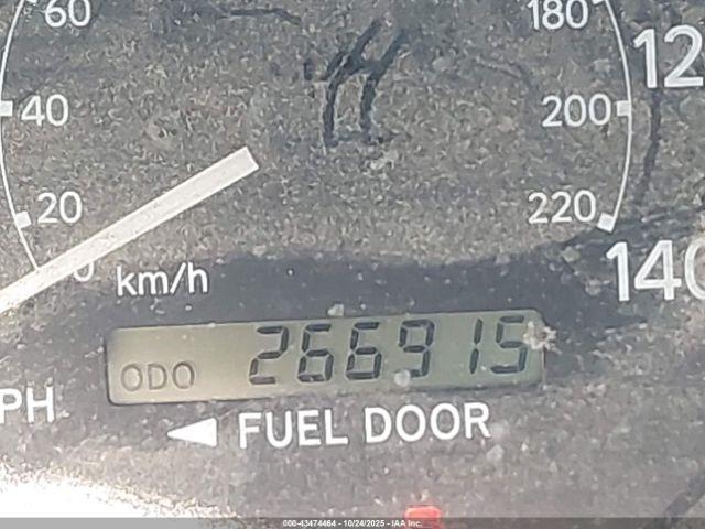 Toyota Camry Le Image 4