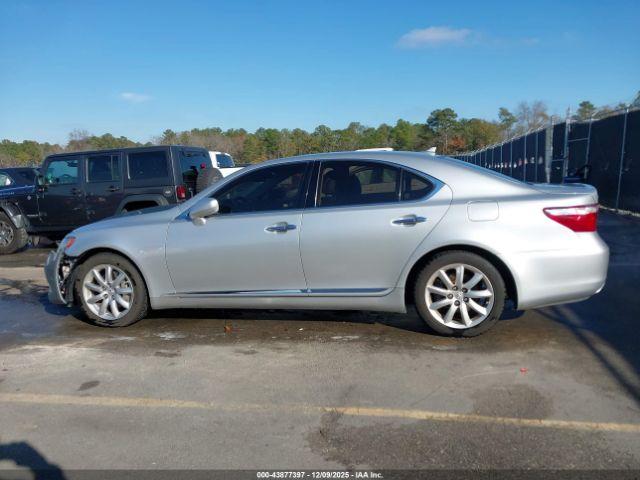 Lexus LS Image 14