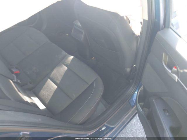 Hyundai ELANTRA Value Edition Image 2