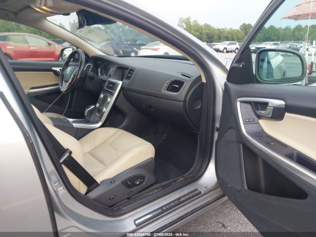 Volvo S60 T5 Dynamic Image 10