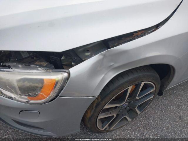 Volvo S60 T5 Dynamic Image 13