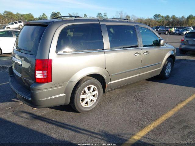 Chrysler Town & Country Touring Image 3