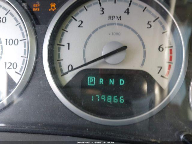 Chrysler Town & Country Touring Image 6