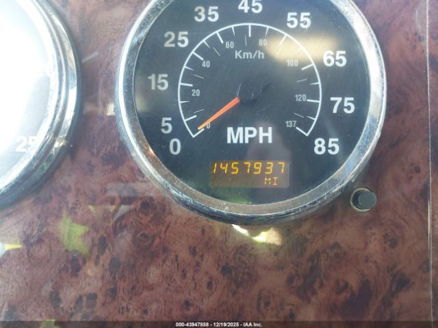 International 9400 Image 8