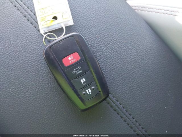 Toyota RAV4 Limited Image 12