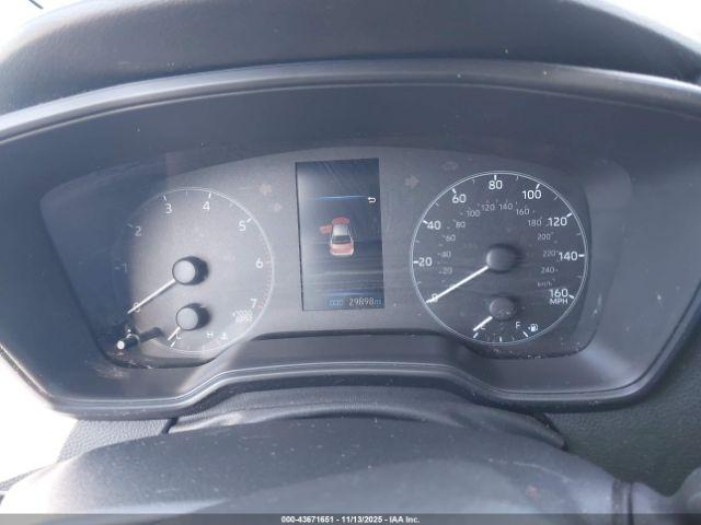 Toyota Corolla Hybrid Le Image 4