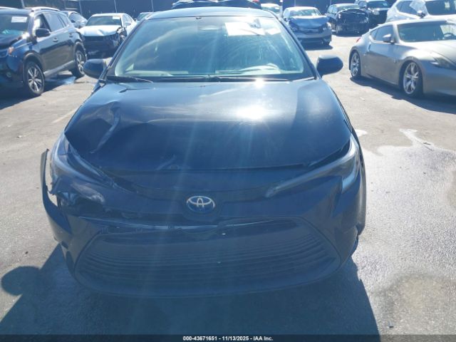 Toyota Corolla Hybrid Le Image 11