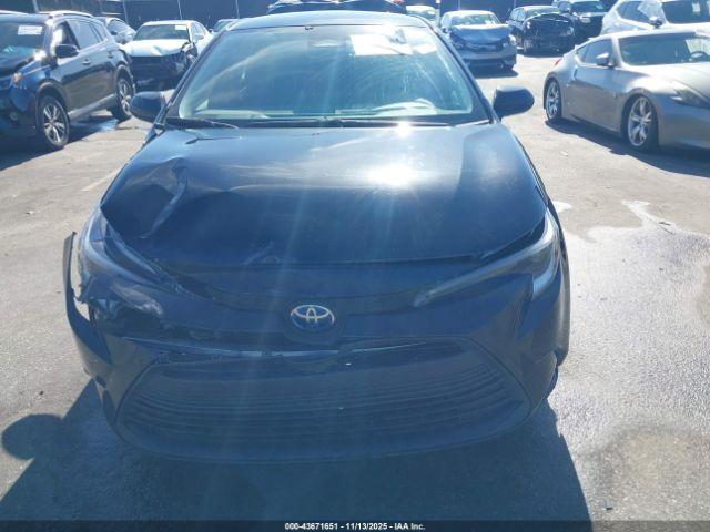 Toyota Corolla Hybrid Le Image 11